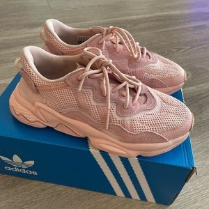 Adidas Originals Ozweego Women's
Shoes - Pink- HQ6682